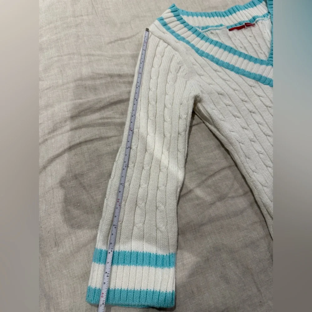 Sweater - Picture 5 of 5